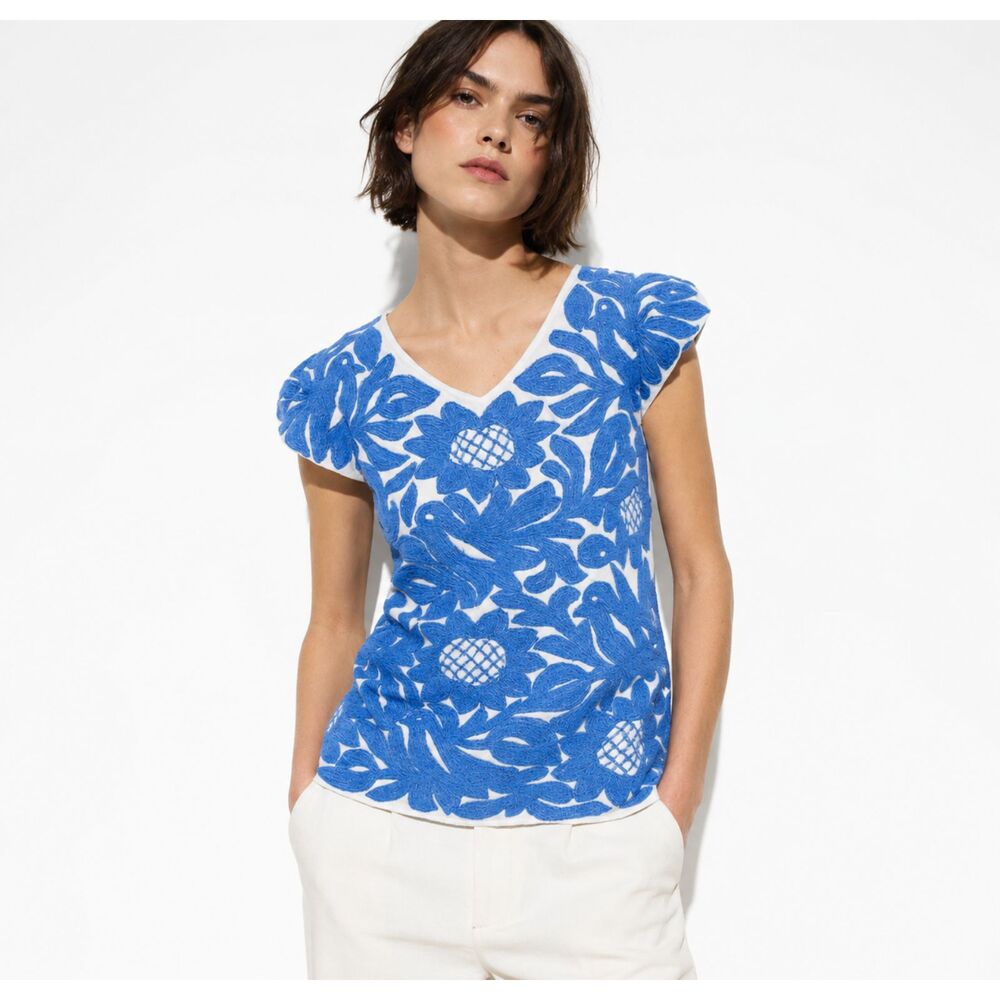 J. Marie Blue White Floral Embroidered Folk Artisan Boho Cottagecore Top S